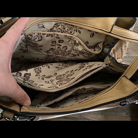 Purse - Picture 3 of 4